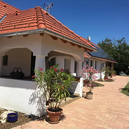 Kondas Haz Apartment Doroske Exterior foto