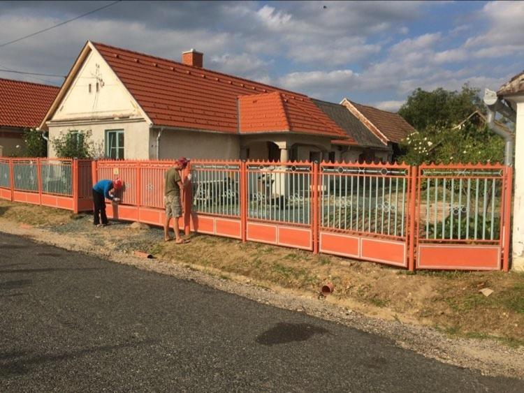 Kondas Haz * Doroske
